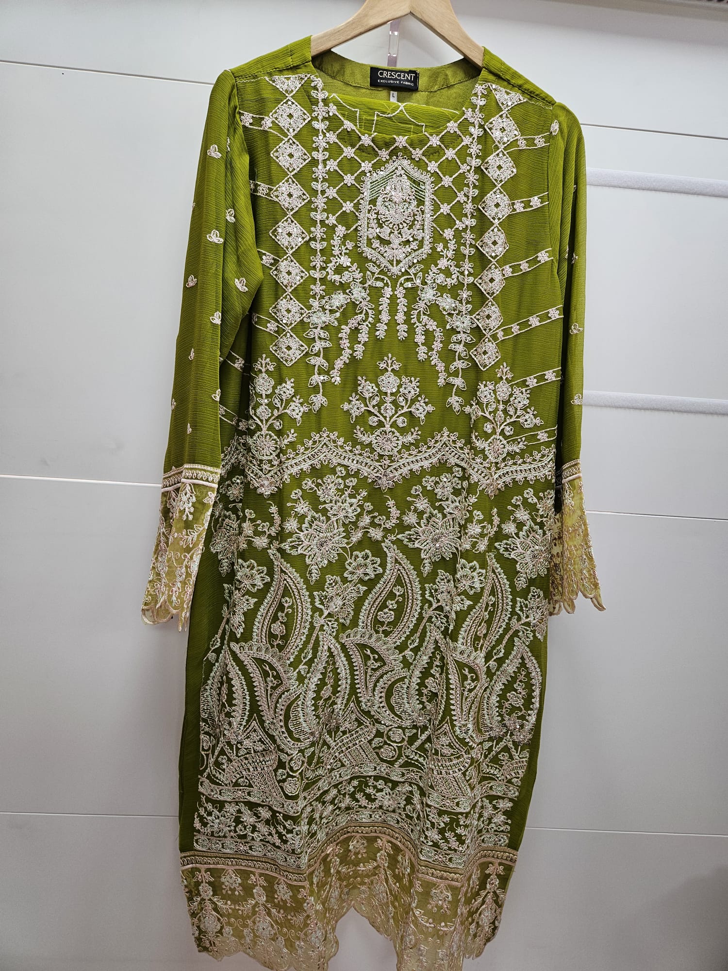 agha noor light green trousers
